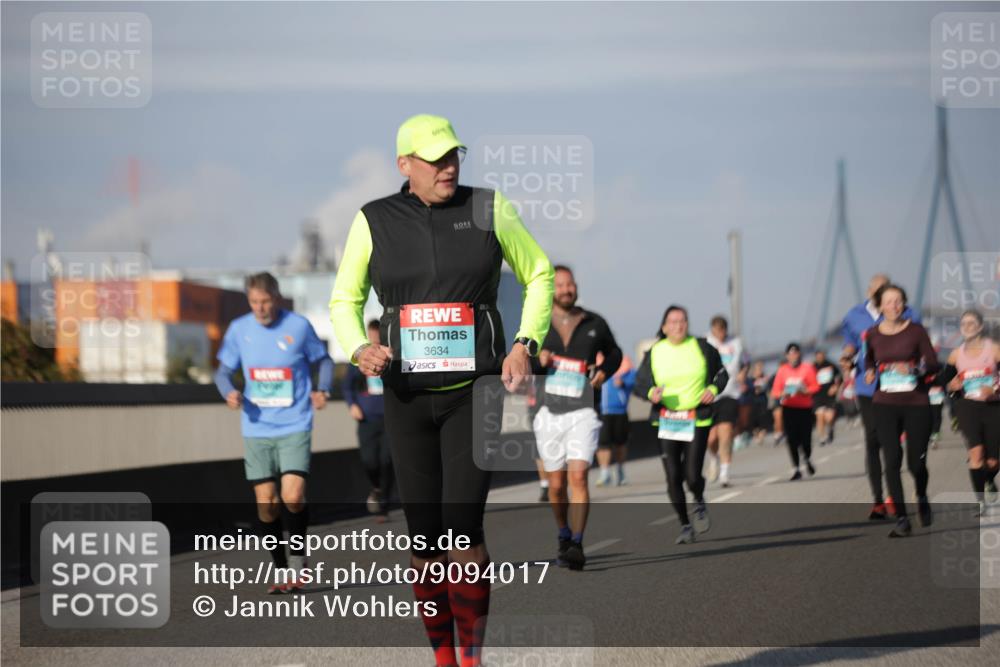 03.10.2025 - Köhlbrandbrückenlauf Jannik Wohlers http://msf.ph/oto/9094017 03.10.2025 10:12:33 Position 3 3634 meine-sportfotos.de