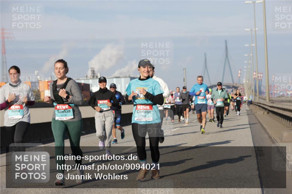 03.10.2025 - Köhlbrandbrückenlauf Jannik Wohlers http://msf.ph/oto/9094021 03.10.2025 10:00:53 Position 3 1719, 2678, 1903 meine-sportfotos.de