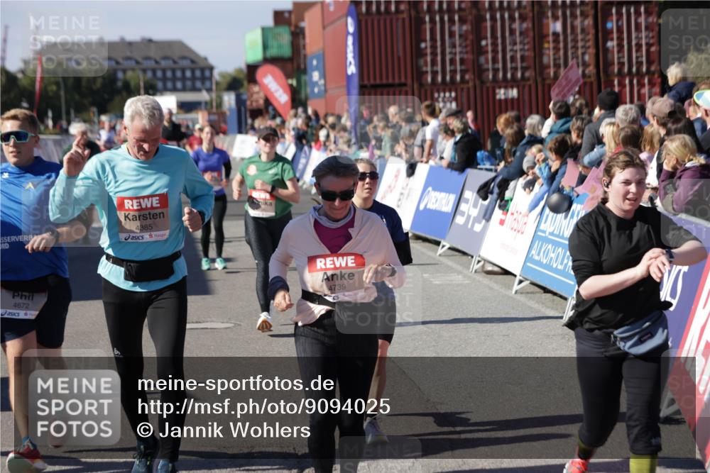 03.10.2025 - Köhlbrandbrückenlauf Jannik Wohlers http://msf.ph/oto/9094025 03.10.2025 13:20:27 Ziel 4385, 4570, 4571, 4591, 4672, 4739, 4790, 4859, 5082, 5144, 5160, 5208, 5543, 5631, 5672, 5790, 5850, 6035, 6136 meine-sportfotos.de