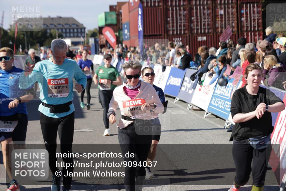 03.10.2025 - Köhlbrandbrückenlauf Jannik Wohlers http://msf.ph/oto/9094037 03.10.2025 13:20:27 Ziel 4385, 4570, 4571, 4591, 4672, 4739, 4790, 4859, 5082, 5144, 5160, 5208, 5543, 5631, 5672, 5790, 5850, 6035, 6136 meine-sportfotos.de