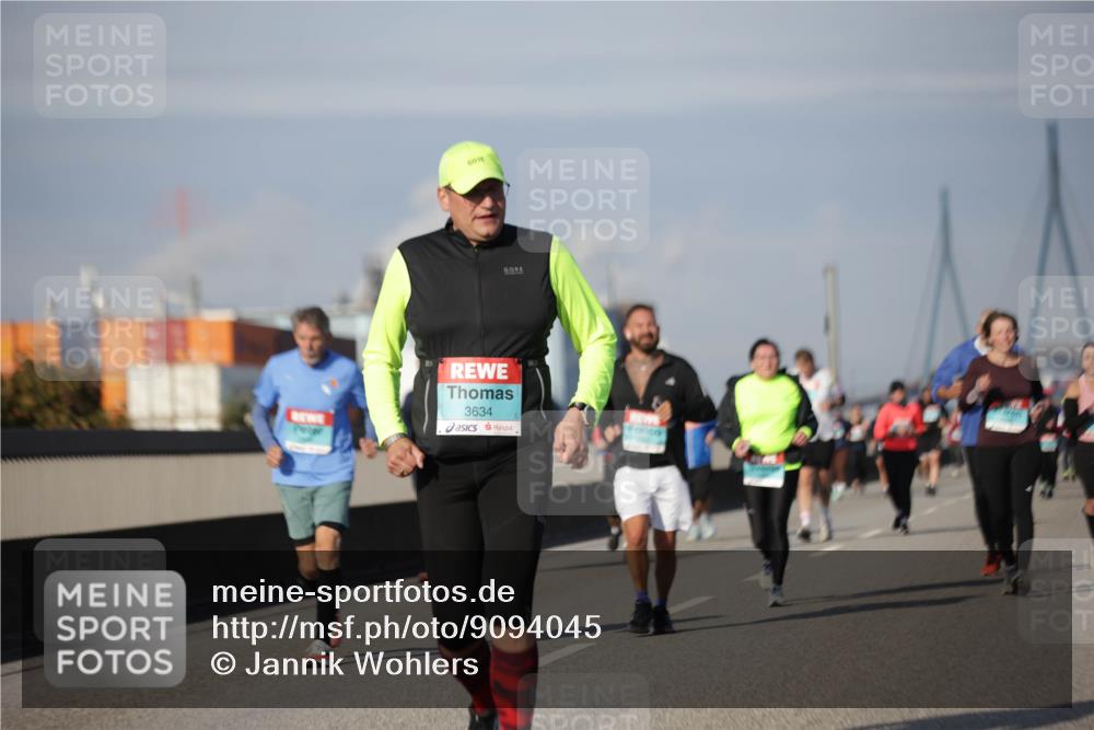 03.10.2025 - Köhlbrandbrückenlauf Jannik Wohlers http://msf.ph/oto/9094045 03.10.2025 10:12:33 Position 3 3634 meine-sportfotos.de