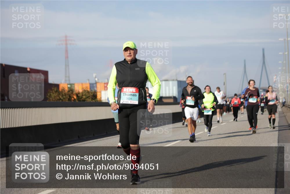03.10.2025 - Köhlbrandbrückenlauf Jannik Wohlers http://msf.ph/oto/9094051 03.10.2025 10:12:34 Position 3 3634 meine-sportfotos.de