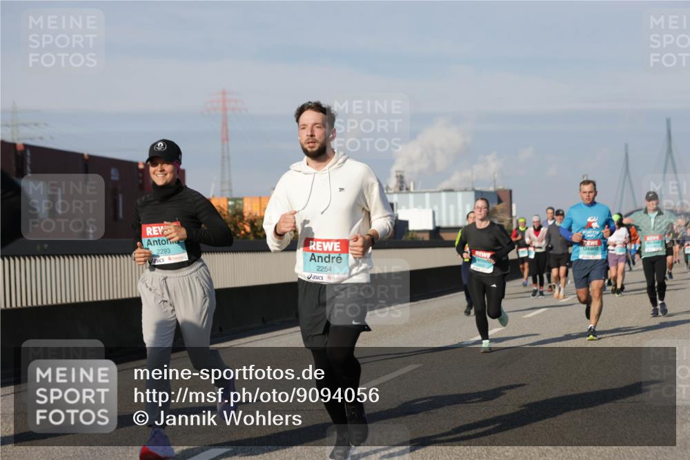 03.10.2025 - Köhlbrandbrückenlauf Jannik Wohlers http://msf.ph/oto/9094056 03.10.2025 10:00:55 Position 3 2293, 2254, 9, 2841 meine-sportfotos.de