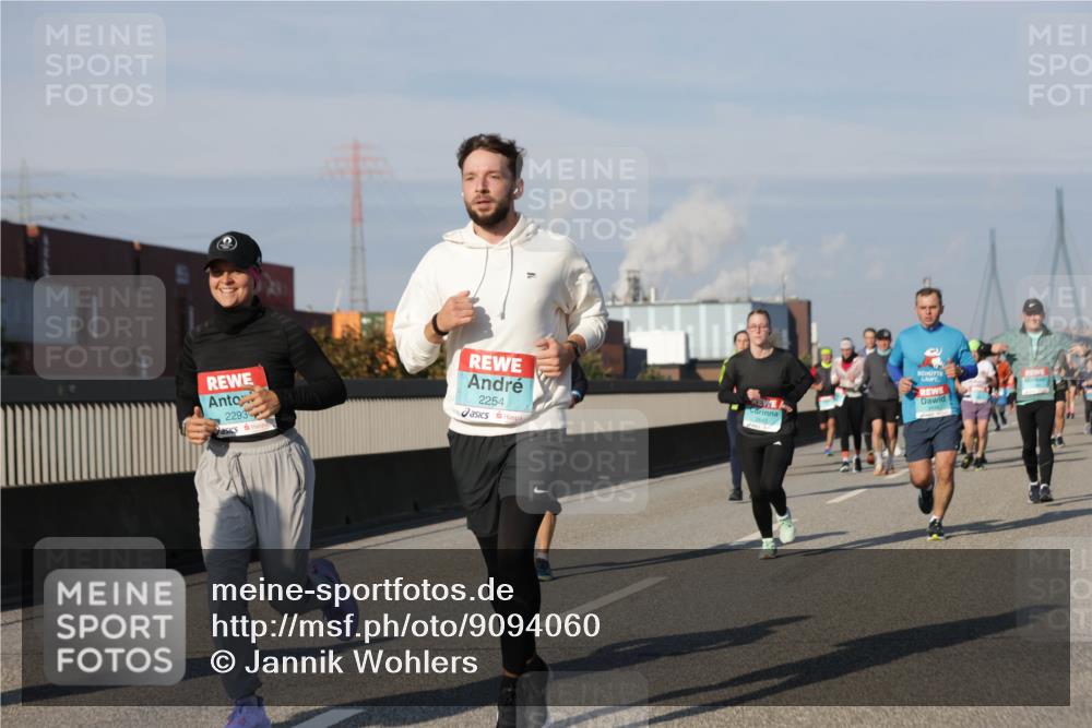 03.10.2025 - Köhlbrandbrückenlauf Jannik Wohlers http://msf.ph/oto/9094060 03.10.2025 10:00:55 Position 3 2293, 2254, 2641 meine-sportfotos.de