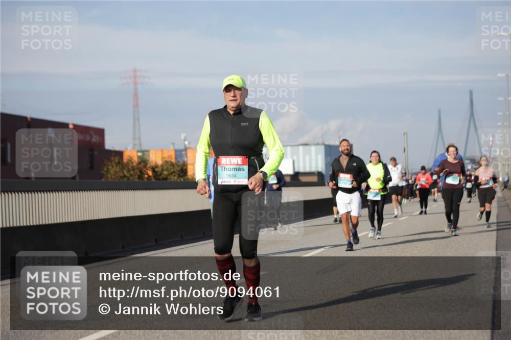 03.10.2025 - Köhlbrandbrückenlauf Jannik Wohlers http://msf.ph/oto/9094061 03.10.2025 10:12:34 Position 3 3634 meine-sportfotos.de