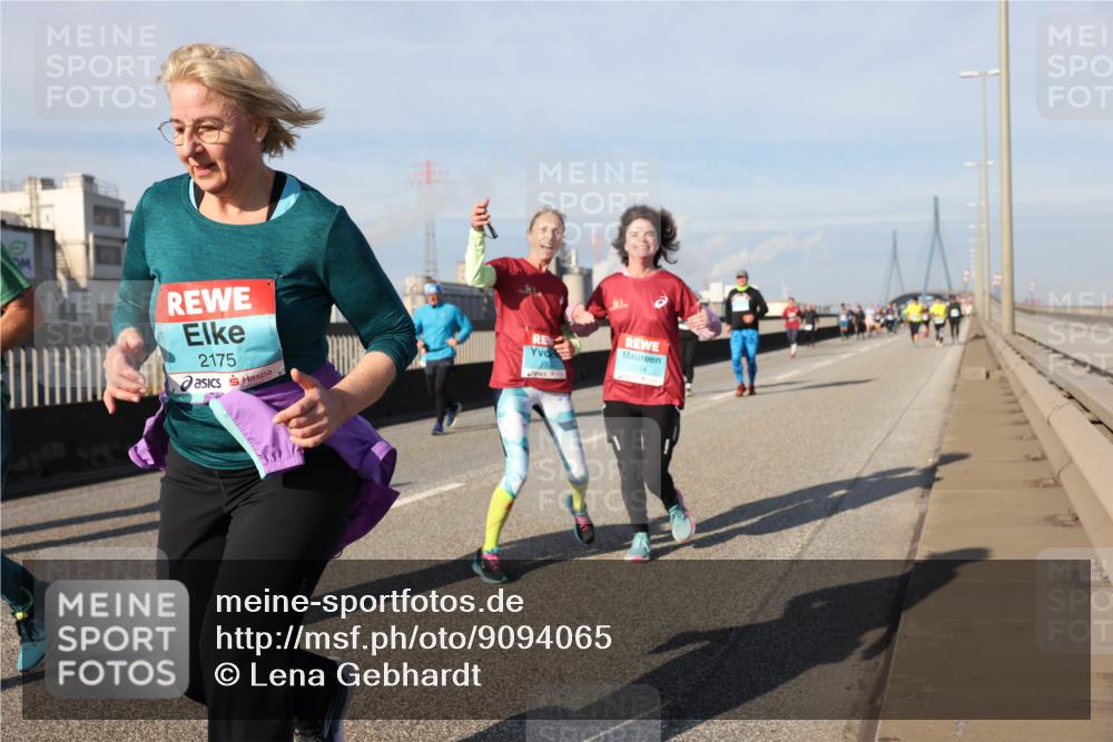 03.10.2025 - Köhlbrandbrückenlauf Lena Gebhardt http://msf.ph/oto/9094065 03.10.2025 10:09:05 Position 2 2175, 2 meine-sportfotos.de