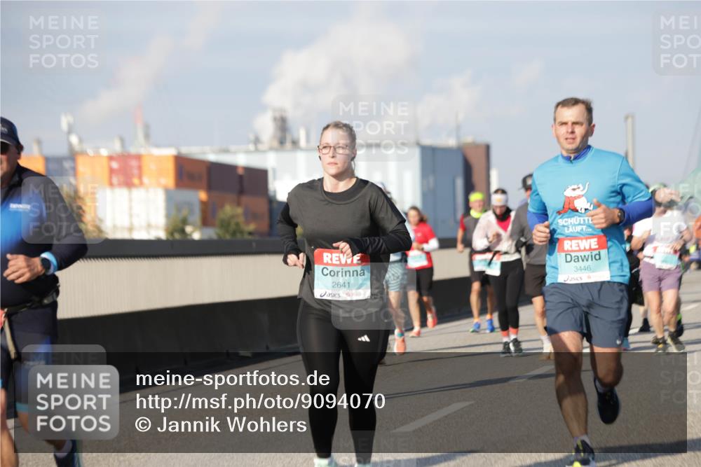 03.10.2025 - Köhlbrandbrückenlauf Jannik Wohlers http://msf.ph/oto/9094070 03.10.2025 10:00:56 Position 3 2641, 3446 meine-sportfotos.de