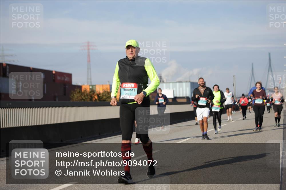 03.10.2025 - Köhlbrandbrückenlauf Jannik Wohlers http://msf.ph/oto/9094072 03.10.2025 10:12:34 Position 3 3634 meine-sportfotos.de