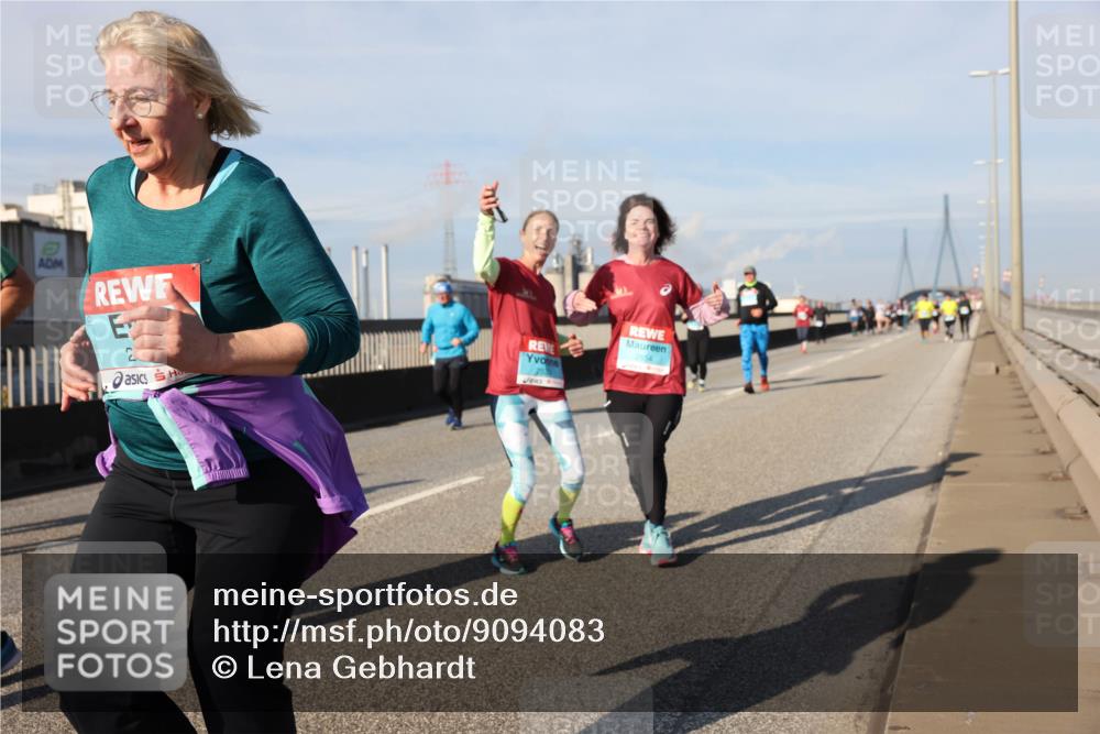03.10.2025 - Köhlbrandbrückenlauf Lena Gebhardt http://msf.ph/oto/9094083 03.10.2025 10:09:05 Position 2 2, 2530 meine-sportfotos.de