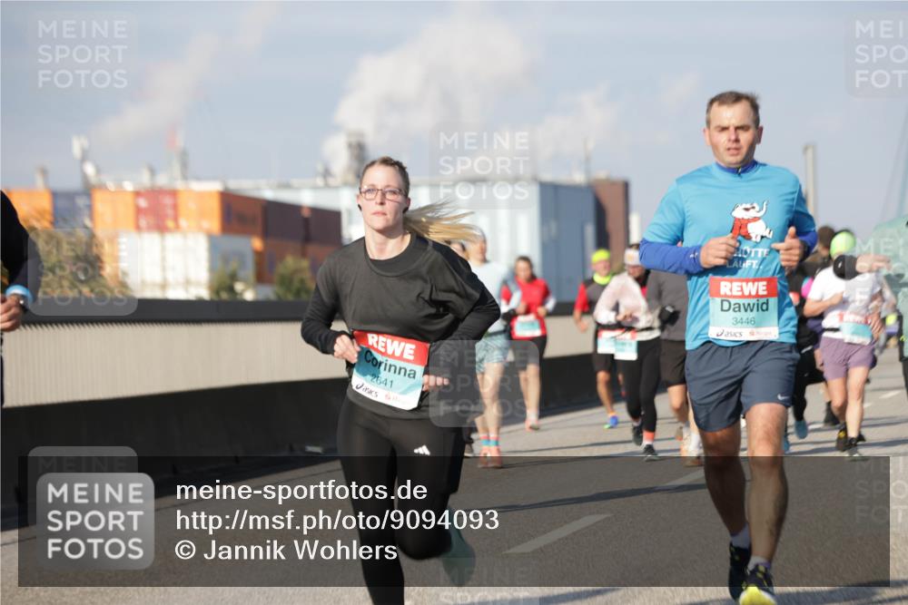 03.10.2025 - Köhlbrandbrückenlauf Jannik Wohlers http://msf.ph/oto/9094093 03.10.2025 10:00:56 Position 3 2641, 3446 meine-sportfotos.de