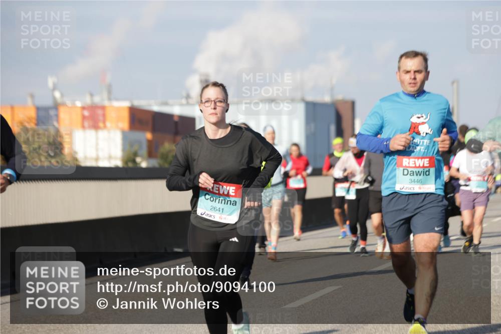 03.10.2025 - Köhlbrandbrückenlauf Jannik Wohlers http://msf.ph/oto/9094100 03.10.2025 10:00:57 Position 3 2641, 3446 meine-sportfotos.de