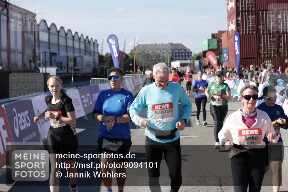 03.10.2025 - Köhlbrandbrückenlauf Jannik Wohlers http://msf.ph/oto/9094101 03.10.2025 13:20:28 Ziel 4269, 4385, 4570, 4571, 4591, 4672, 4739, 4790, 4859, 5082, 5144, 5160, 5208, 5543, 5631, 5672, 5790, 5850, 6035, 6136 meine-sportfotos.de