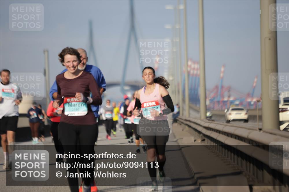 03.10.2025 - Köhlbrandbrückenlauf Jannik Wohlers http://msf.ph/oto/9094113 03.10.2025 10:12:36 Position 3 2316 meine-sportfotos.de