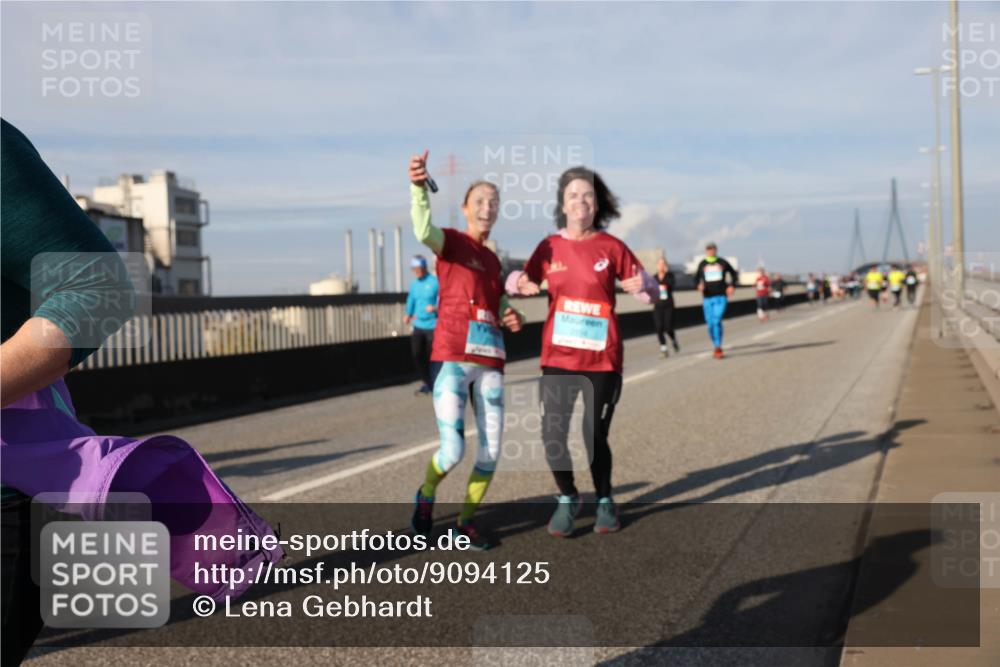 03.10.2025 - Köhlbrandbrückenlauf Lena Gebhardt http://msf.ph/oto/9094125 03.10.2025 10:09:05 Position 2  meine-sportfotos.de