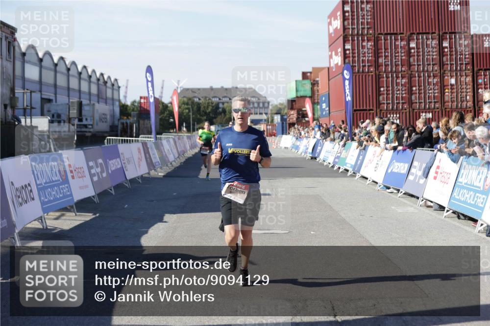 03.10.2025 - Köhlbrandbrückenlauf Jannik Wohlers http://msf.ph/oto/9094129 03.10.2025 12:54:39 Ziel 4060, 4106, 4209, 6621, 6683 meine-sportfotos.de