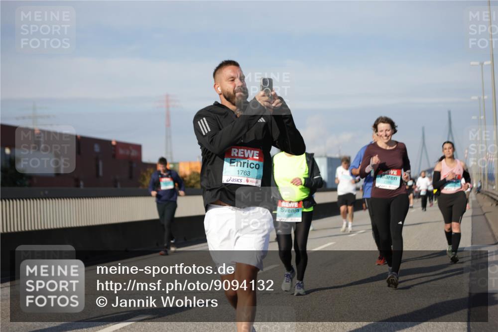 03.10.2025 - Köhlbrandbrückenlauf Jannik Wohlers http://msf.ph/oto/9094132 03.10.2025 10:12:39 Position 3 1763, 2316 meine-sportfotos.de