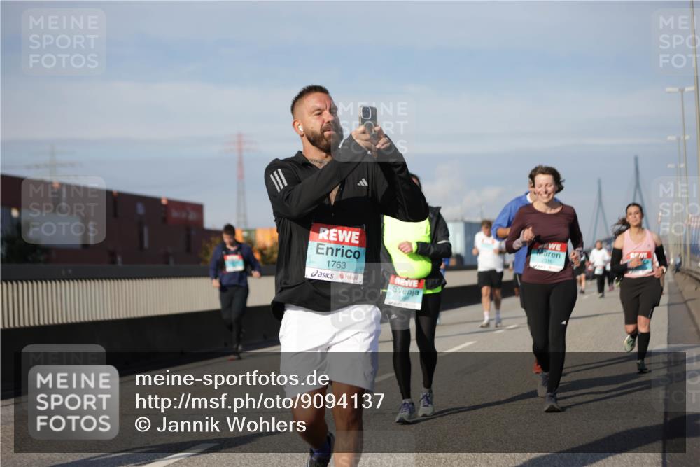 03.10.2025 - Köhlbrandbrückenlauf Jannik Wohlers http://msf.ph/oto/9094137 03.10.2025 10:12:39 Position 3 1763, 2316 meine-sportfotos.de