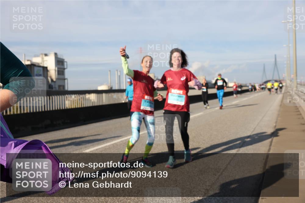 03.10.2025 - Köhlbrandbrückenlauf Lena Gebhardt http://msf.ph/oto/9094139 03.10.2025 10:09:05 Position 2  meine-sportfotos.de