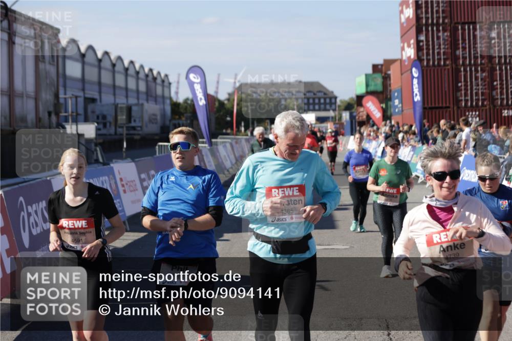 03.10.2025 - Köhlbrandbrückenlauf Jannik Wohlers http://msf.ph/oto/9094141 03.10.2025 13:20:28 Ziel 4269, 4385, 4570, 4571, 4591, 4672, 4739, 4790, 4859, 5082, 5144, 5160, 5208, 5543, 5631, 5672, 5790, 5850, 6035, 6136 meine-sportfotos.de