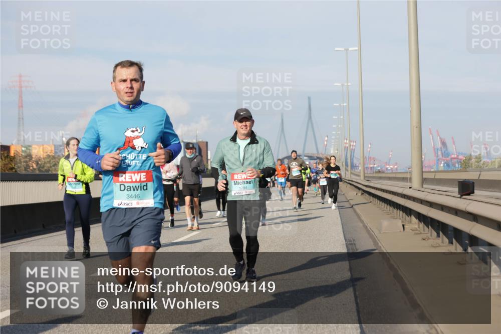 03.10.2025 - Köhlbrandbrückenlauf Jannik Wohlers http://msf.ph/oto/9094149 03.10.2025 10:00:59 Position 3 3446, 1794 meine-sportfotos.de
