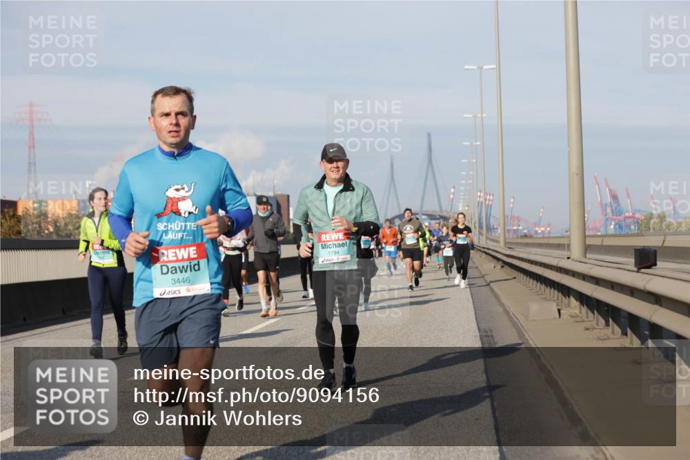 03.10.2025 - Köhlbrandbrückenlauf Jannik Wohlers http://msf.ph/oto/9094156 03.10.2025 10:00:59 Position 3 3446, 1794 meine-sportfotos.de
