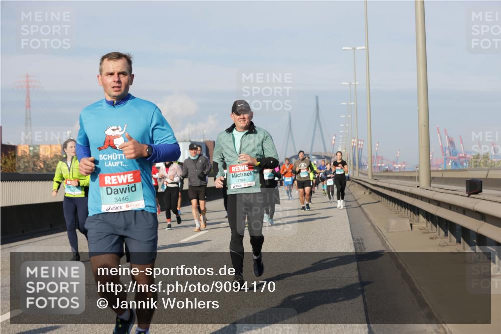 03.10.2025 - Köhlbrandbrückenlauf Jannik Wohlers http://msf.ph/oto/9094170 03.10.2025 10:00:59 Position 3 3446, 1794 meine-sportfotos.de
