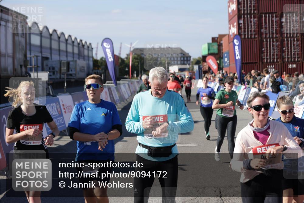 03.10.2025 - Köhlbrandbrückenlauf Jannik Wohlers http://msf.ph/oto/9094172 03.10.2025 13:20:28 Ziel 4269, 4385, 4570, 4571, 4591, 4672, 4739, 4790, 4859, 5082, 5144, 5160, 5208, 5543, 5631, 5672, 5790, 5850, 6035, 6136 meine-sportfotos.de