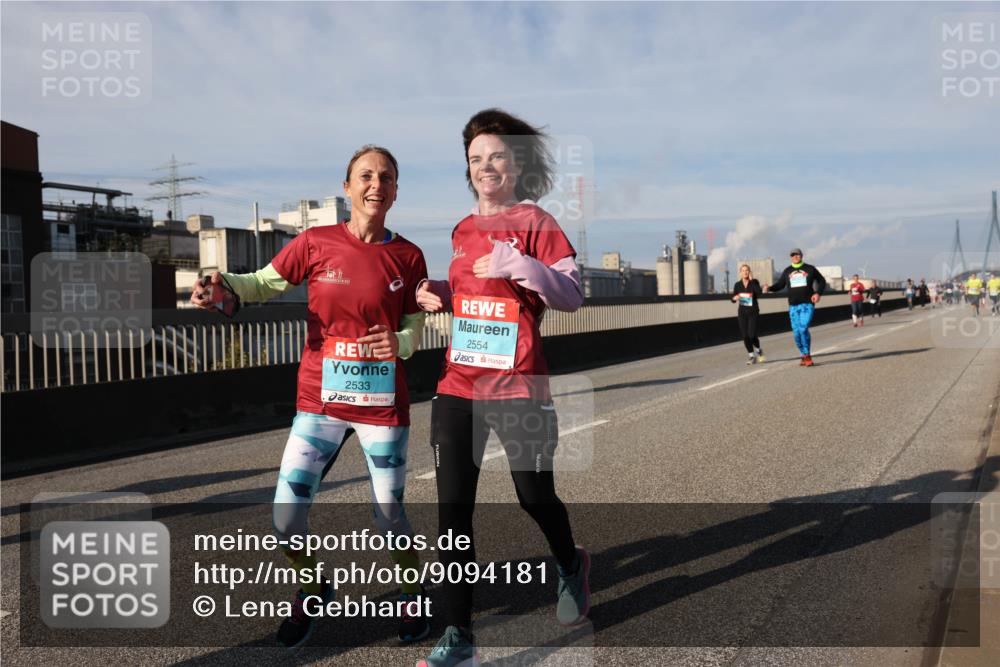 03.10.2025 - Köhlbrandbrückenlauf Lena Gebhardt http://msf.ph/oto/9094181 03.10.2025 10:09:06 Position 2 2533, 2554 meine-sportfotos.de