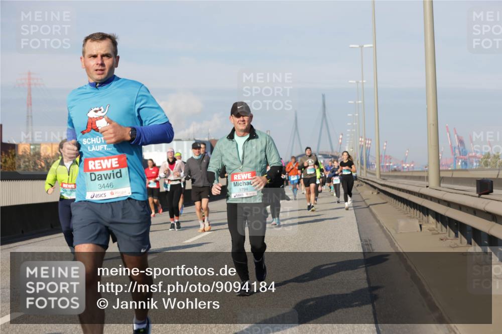 03.10.2025 - Köhlbrandbrückenlauf Jannik Wohlers http://msf.ph/oto/9094184 03.10.2025 10:00:59 Position 3 3446, 1794 meine-sportfotos.de
