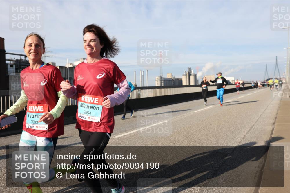 03.10.2025 - Köhlbrandbrückenlauf Lena Gebhardt http://msf.ph/oto/9094190 03.10.2025 10:09:06 Position 2 2533, 2554 meine-sportfotos.de
