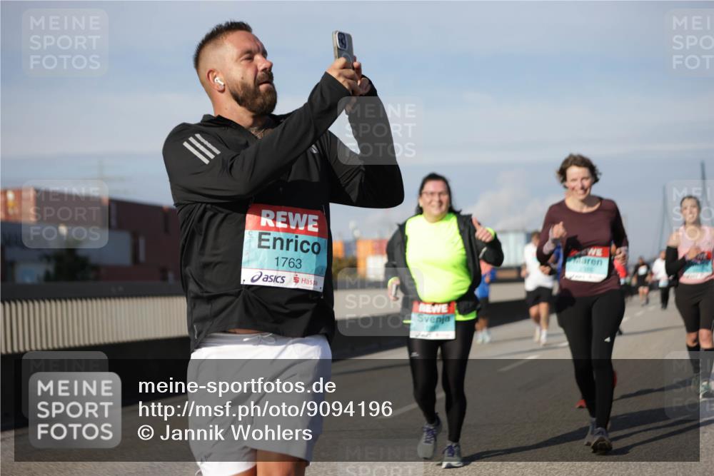 03.10.2025 - Köhlbrandbrückenlauf Jannik Wohlers http://msf.ph/oto/9094196 03.10.2025 10:12:39 Position 3 1763 meine-sportfotos.de
