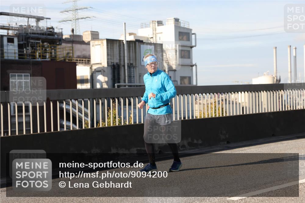 03.10.2025 - Köhlbrandbrückenlauf Lena Gebhardt http://msf.ph/oto/9094200 03.10.2025 10:09:07 Position 2  meine-sportfotos.de