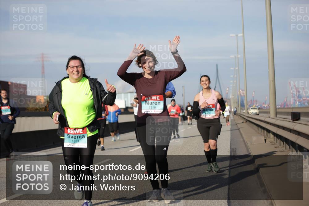 03.10.2025 - Köhlbrandbrückenlauf Jannik Wohlers http://msf.ph/oto/9094206 03.10.2025 10:12:40 Position 3 1991, 2316, 2470 meine-sportfotos.de
