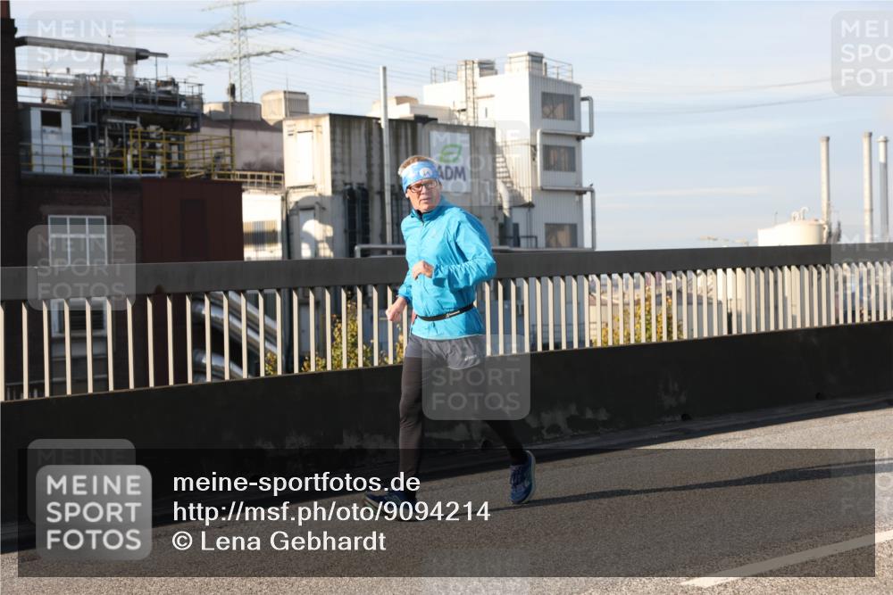03.10.2025 - Köhlbrandbrückenlauf Lena Gebhardt http://msf.ph/oto/9094214 03.10.2025 10:09:07 Position 2  meine-sportfotos.de