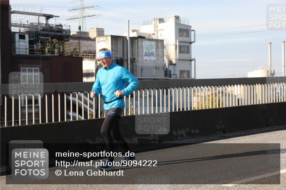 03.10.2025 - Köhlbrandbrückenlauf Lena Gebhardt http://msf.ph/oto/9094222 03.10.2025 10:09:07 Position 2  meine-sportfotos.de