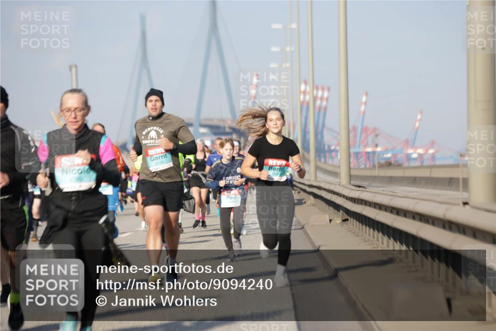 03.10.2025 - Köhlbrandbrückenlauf Jannik Wohlers http://msf.ph/oto/9094240 03.10.2025 10:01:01 Position 3 2789, 2172, 3125 meine-sportfotos.de