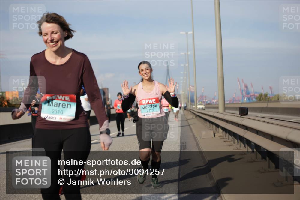 03.10.2025 - Köhlbrandbrückenlauf Jannik Wohlers http://msf.ph/oto/9094257 03.10.2025 10:12:41 Position 3 2316, 2470 meine-sportfotos.de