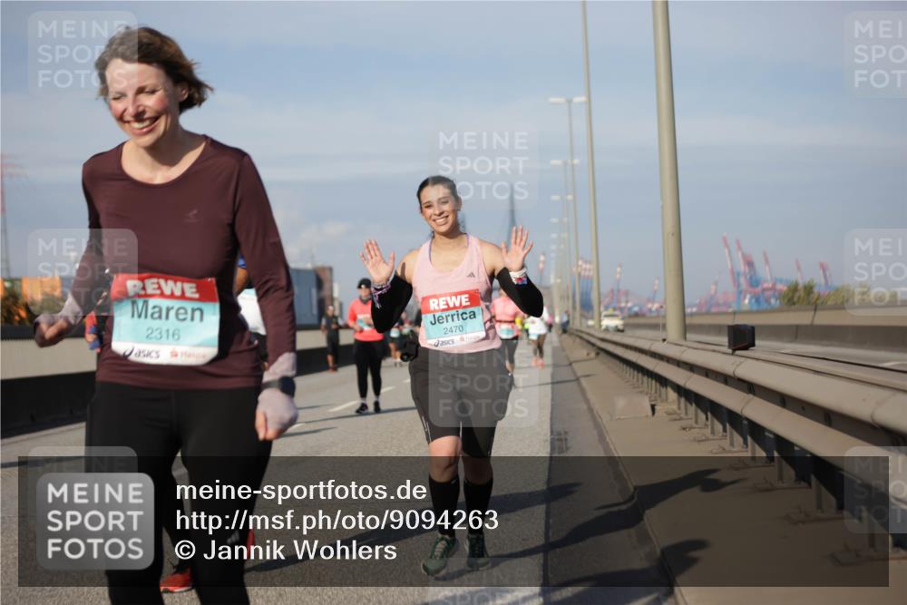 03.10.2025 - Köhlbrandbrückenlauf Jannik Wohlers http://msf.ph/oto/9094263 03.10.2025 10:12:41 Position 3 2316, 2470 meine-sportfotos.de