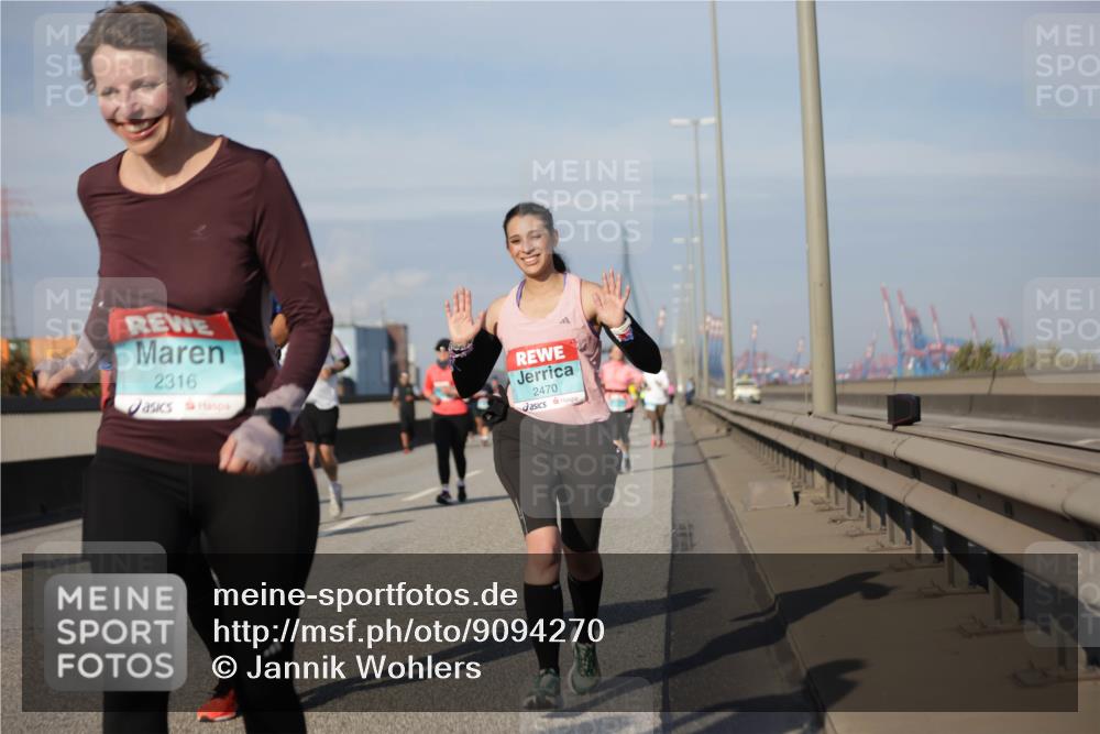 03.10.2025 - Köhlbrandbrückenlauf Jannik Wohlers http://msf.ph/oto/9094270 03.10.2025 10:12:41 Position 3 2316, 2470 meine-sportfotos.de