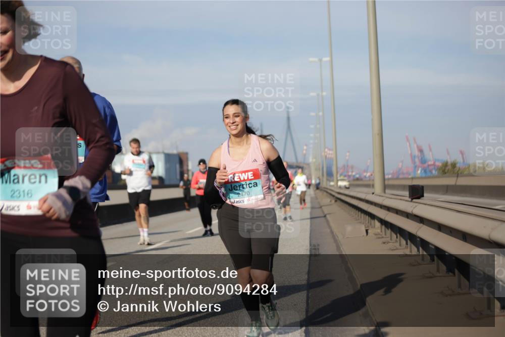 03.10.2025 - Köhlbrandbrückenlauf Jannik Wohlers http://msf.ph/oto/9094284 03.10.2025 10:12:42 Position 3 2316, 2470 meine-sportfotos.de