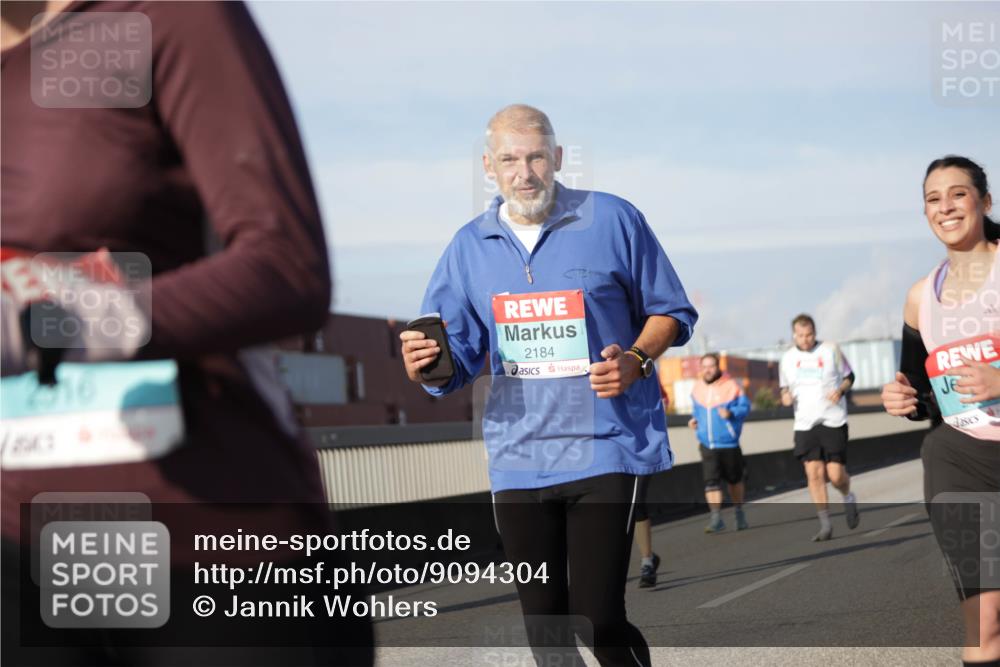 03.10.2025 - Köhlbrandbrückenlauf Jannik Wohlers http://msf.ph/oto/9094304 03.10.2025 10:12:42 Position 3 2016, 2184 meine-sportfotos.de