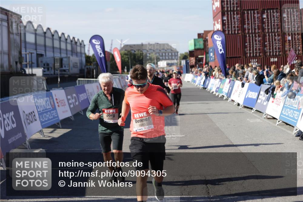 03.10.2025 - Köhlbrandbrückenlauf Jannik Wohlers http://msf.ph/oto/9094305 03.10.2025 13:20:34 Ziel 4269, 4385, 4570, 4591, 4672, 4739, 4790, 4859, 5082, 5208, 5543, 5631, 5790, 6777, 6807 meine-sportfotos.de