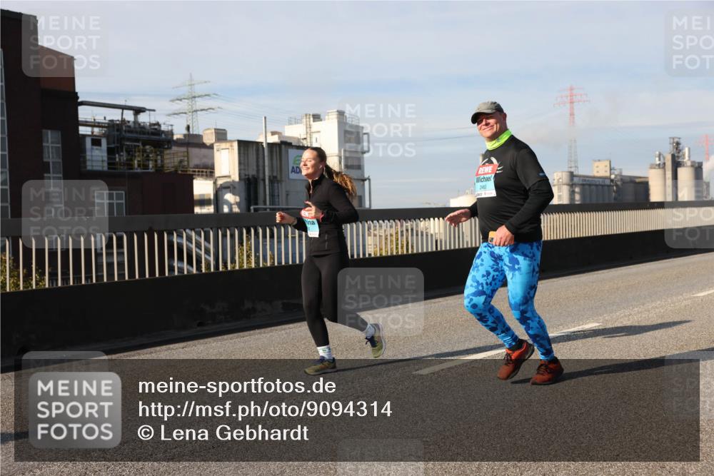 03.10.2025 - Köhlbrandbrückenlauf Lena Gebhardt http://msf.ph/oto/9094314 03.10.2025 10:09:10 Position 2 2463 meine-sportfotos.de