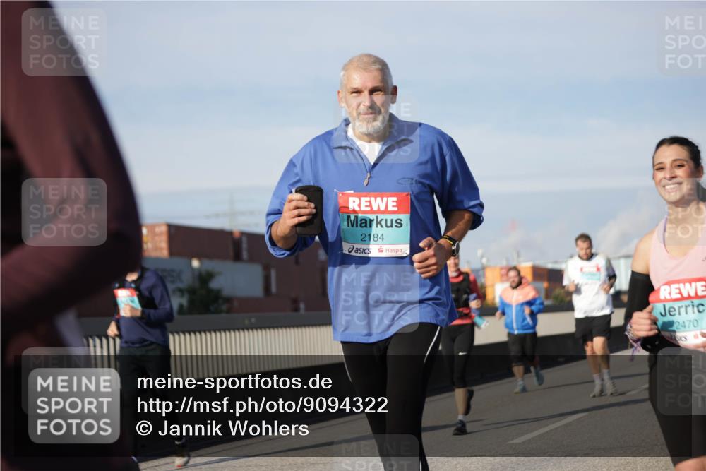 03.10.2025 - Köhlbrandbrückenlauf Jannik Wohlers http://msf.ph/oto/9094322 03.10.2025 10:12:42 Position 3 2184, 2470 meine-sportfotos.de