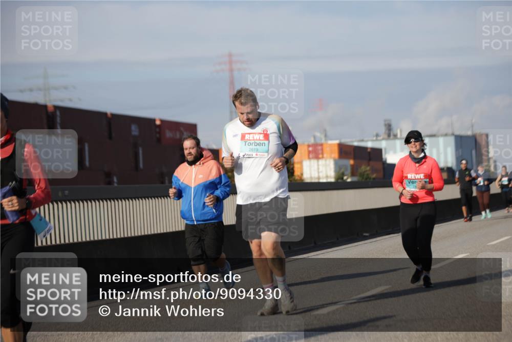 03.10.2025 - Köhlbrandbrückenlauf Jannik Wohlers http://msf.ph/oto/9094330 03.10.2025 10:12:45 Position 3 2619 meine-sportfotos.de