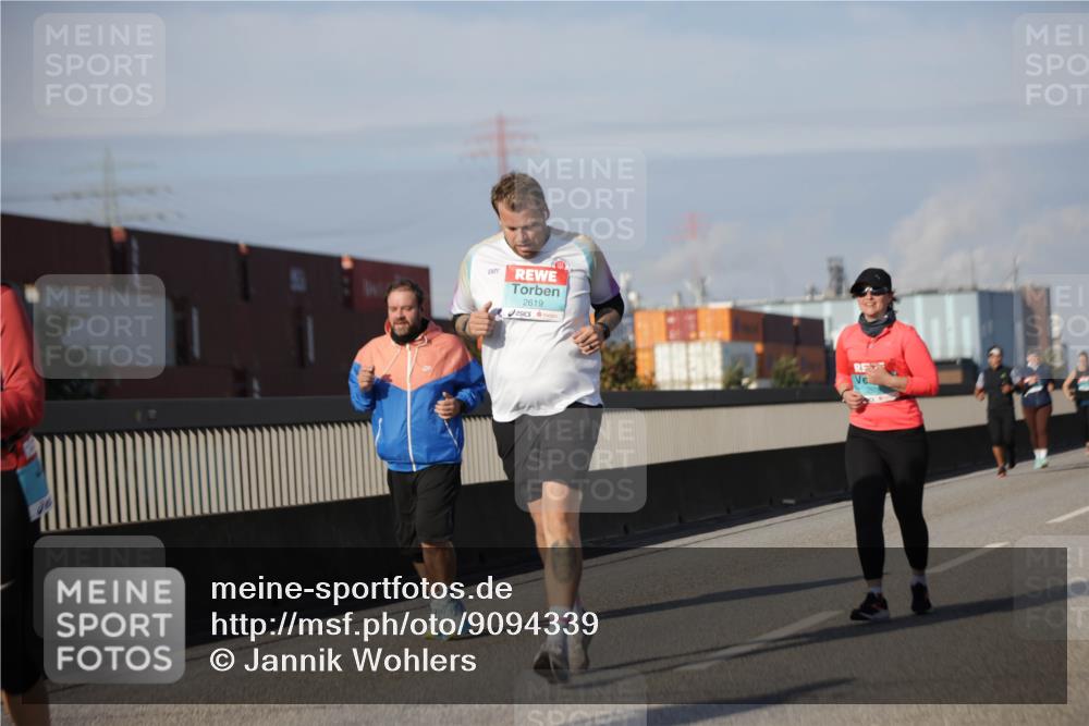 03.10.2025 - Köhlbrandbrückenlauf Jannik Wohlers http://msf.ph/oto/9094339 03.10.2025 10:12:45 Position 3 2619 meine-sportfotos.de