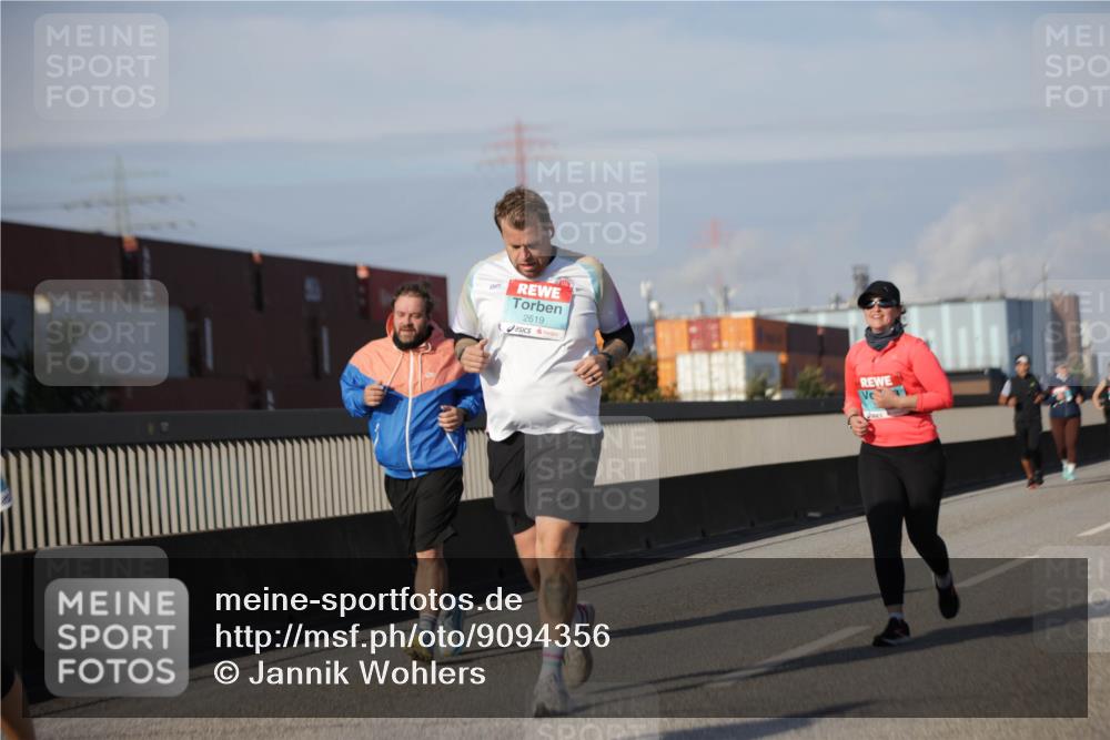 03.10.2025 - Köhlbrandbrückenlauf Jannik Wohlers http://msf.ph/oto/9094356 03.10.2025 10:12:45 Position 3 2619 meine-sportfotos.de