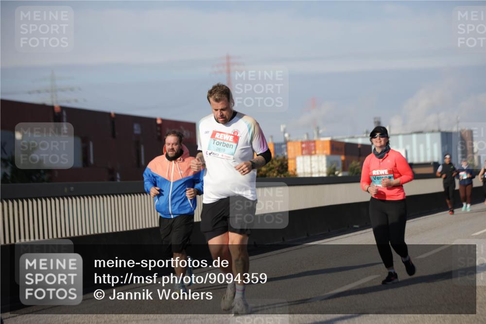 03.10.2025 - Köhlbrandbrückenlauf Jannik Wohlers http://msf.ph/oto/9094359 03.10.2025 10:12:45 Position 3 2619 meine-sportfotos.de