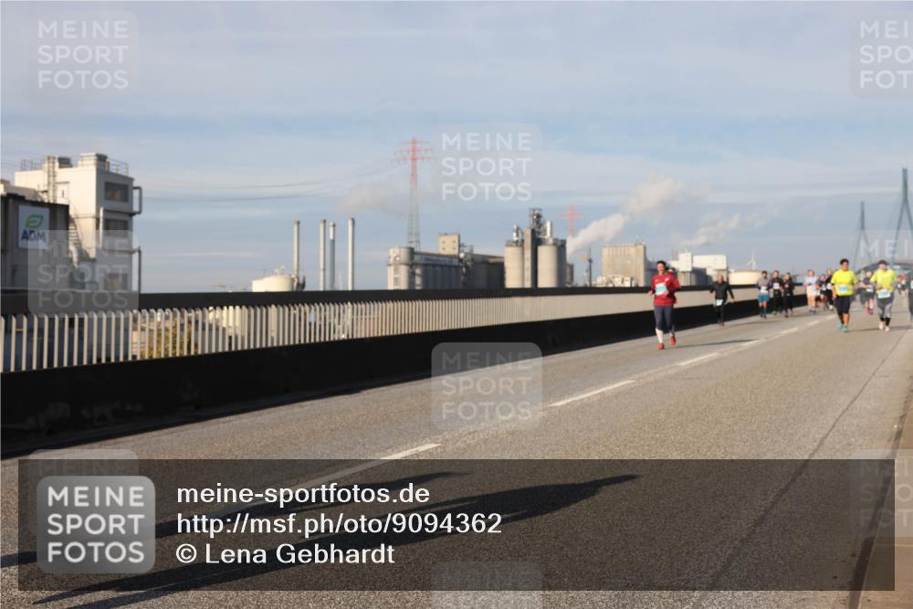 03.10.2025 - Köhlbrandbrückenlauf Lena Gebhardt http://msf.ph/oto/9094362 03.10.2025 10:09:11 Position 2  meine-sportfotos.de