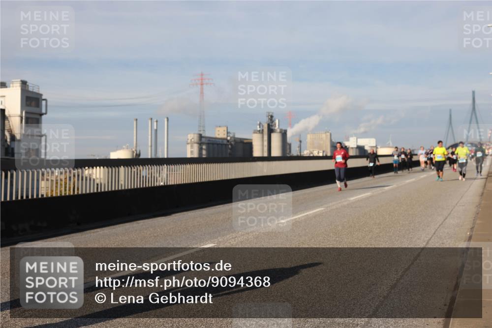 03.10.2025 - Köhlbrandbrückenlauf Lena Gebhardt http://msf.ph/oto/9094368 03.10.2025 10:09:11 Position 2  meine-sportfotos.de